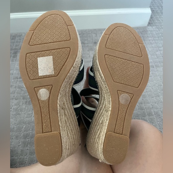 *NEW* Tory Burch Strappy Wedge Sandals SZ 7.5 - Picture 4 of 4